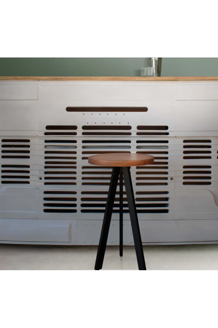 Taburete de madera maciza y hierro