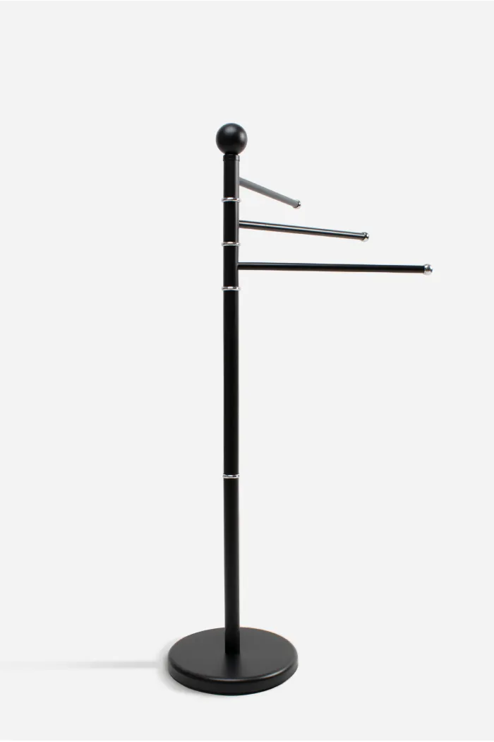 Toallero de Metal Negro─ Ø22x90cm