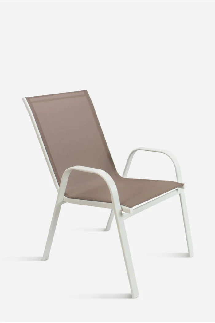 Silla de metal con lona