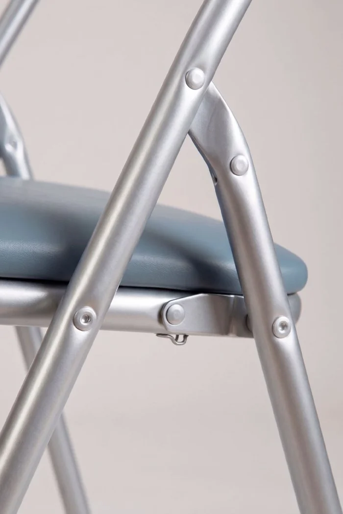 Silla de metal plegable acolchada Roxy Classic